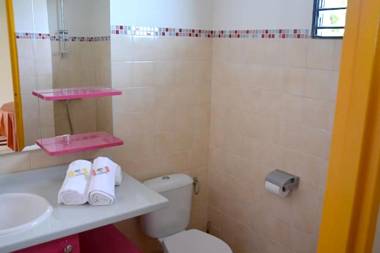 Maison d'une chambre avec terrasse amenagee et wifi a Les Anses d'Arlet a 1 km de la plage