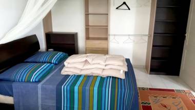 Appartement de 2 chambres avec jardin clos et wifi a Ducos