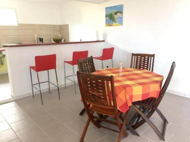 Maison d'une chambre avec vue sur la mer balcon amenage et wifi a Sainte Marie