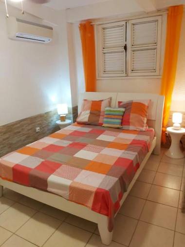 Appartement de 2 chambres avec jardin amenage et wifi a Sainte Luce a 5 km de la plage