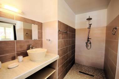 Modern villa closed to the beach (MQSL16)