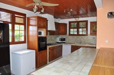 Villa de 4 chambres a Sainte Luce a 500 m de la plage avec piscine privee jacuzzi et jardin amenage