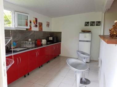 Maison de 3 chambres avec vue sur la ville jardin clos et wifi a Le Lamentin