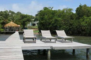 Luxury waterfront villa with swimming pool MQFR08