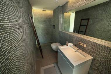 Luxury waterfront villa MQFR08