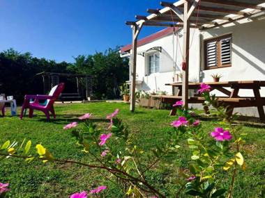 Maison de 2 chambres avec vue sur la mer jardin amenage et wifi a Le Francois a 8 km de la plage