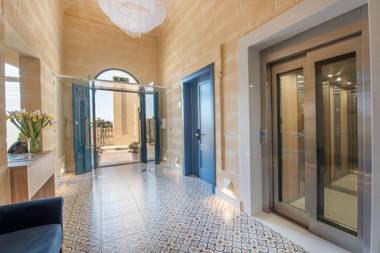 George's Boutique Living