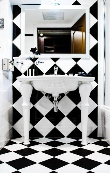 AX The Victoria Hotel