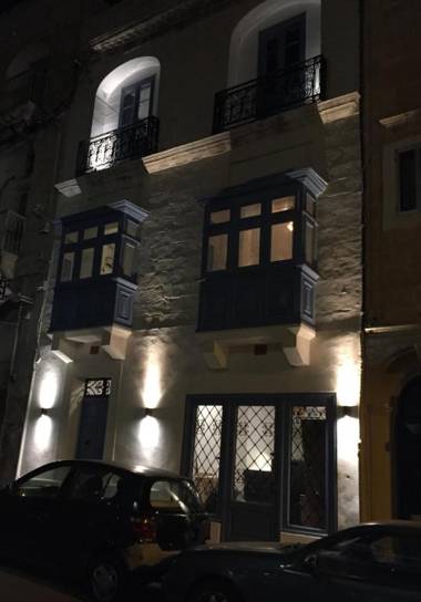 Backstage Boutique Music Themed Townhouse