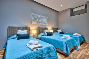 Balluta Bay Beach house with Seaviews