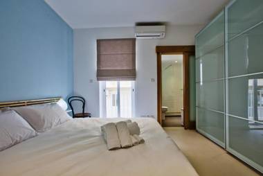 Bright and central 2 bedroom apartment in Sliema