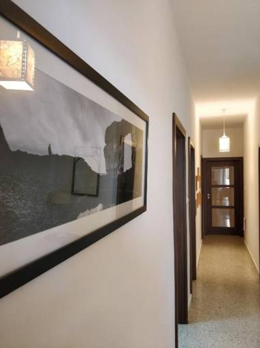 Large apartment close to rocky beach MCRE1-1