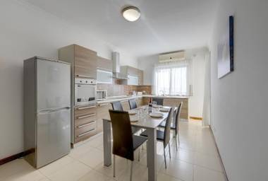 Modern 3 Bedroom Apartment in Central Sliema