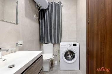 Gem Beachfront Apt with Amazing Bay and Sea Views