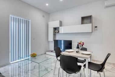 Modern 1BR Apartment Central Location