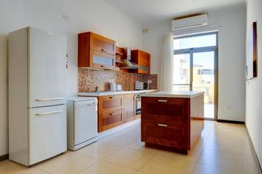 Modern 2 Bedroom Maisonette in Central Sliema