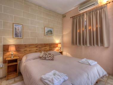 Green Grove Guest House