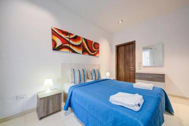 St Julians Seafront Holiday Apartment