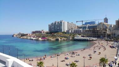 Cresta Beach Studios