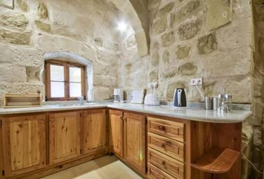 Farmhouse Razzett Cora