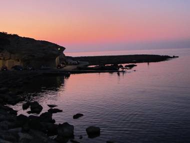 Sunset Seaview Apartments