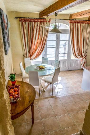 Karmnu Holiday Farmhouse