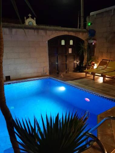 Grotto's Paradise B&B