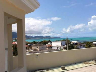 2 bedrooms appartement at Mahebourg 300 m away from the beach with sea view furnished garden and wifi