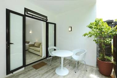 Studio with city view furnished terrace and wifi at Moka