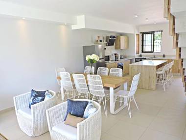 Barachois private pool modernwifiwaterfront