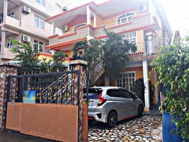 Roshnee Apartments and Studios