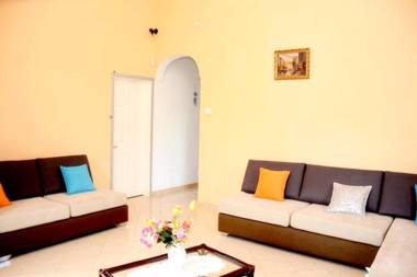 6 bedrooms villa with private pool enclosed garden and wifi at Grand Baie 1 km away from the beach