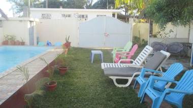 House/ Private Pool wifi jacuzzi/spa security alarm canal+ near sea