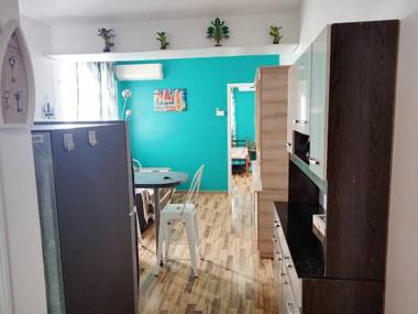 One bedroom appartement at Grand Baie 800 m away from the beach with shared pool enclosed garden and wifi