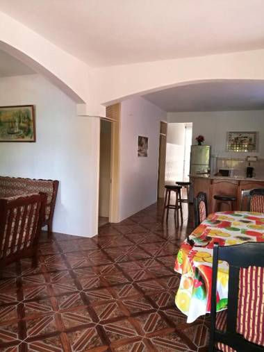 2 bedrooms appartement at Flic en Flac 300 m away from the beach with enclosed garden and wifi