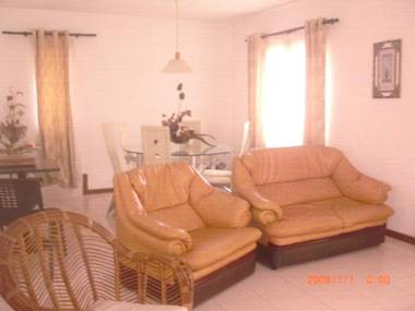 3 bedrooms house with shared pool enclosed garden and wifi at Flic en Flac