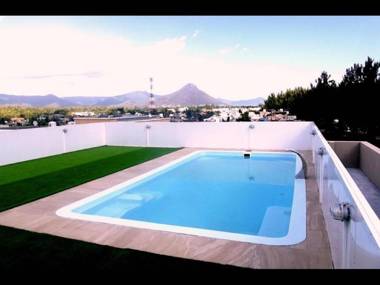 West Front One No 4 with Seafront Beachfront Licensed By Tourism Authority 14977