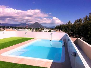 West Front One No 4 with Seafront Beachfront Licensed By Tourism Authority 14977