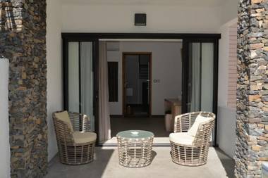 Toparadis Guest House