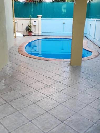 3 bedrooms villa with private pool enclosed garden and wifi at Pereybere