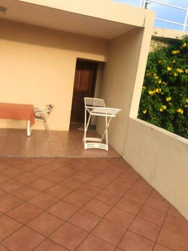 3 bedrooms appartement at Blue Bay 300 m away from the beach with sea view enclosed garden and wifi