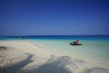 Centara Ras Fushi Resort & Spa Maldives