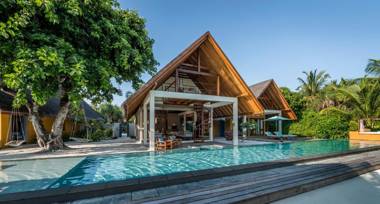 Four Seasons Resort Maldives at Landaa Giraavaru