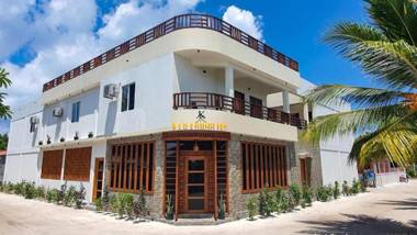 Kamadhoo Inn