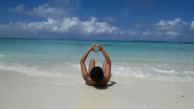 Dhiffushi White Sand Beach