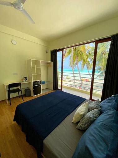 Beach House Dhiffushi