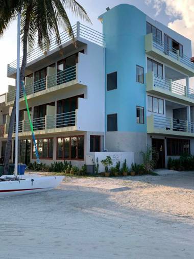Beach House Dhiffushi