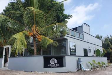Moonshell Residence