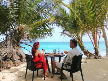 Dhigurah Beach Inn