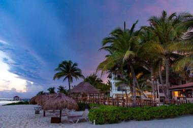 Petit Lafitte Beach Front Hotel & Bungalows